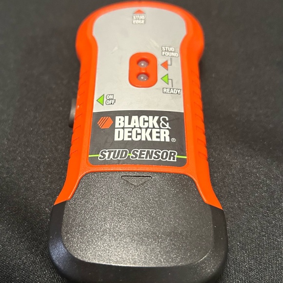 Black & Decker Stud Sensor - Red and Black - Picture 1 of 5